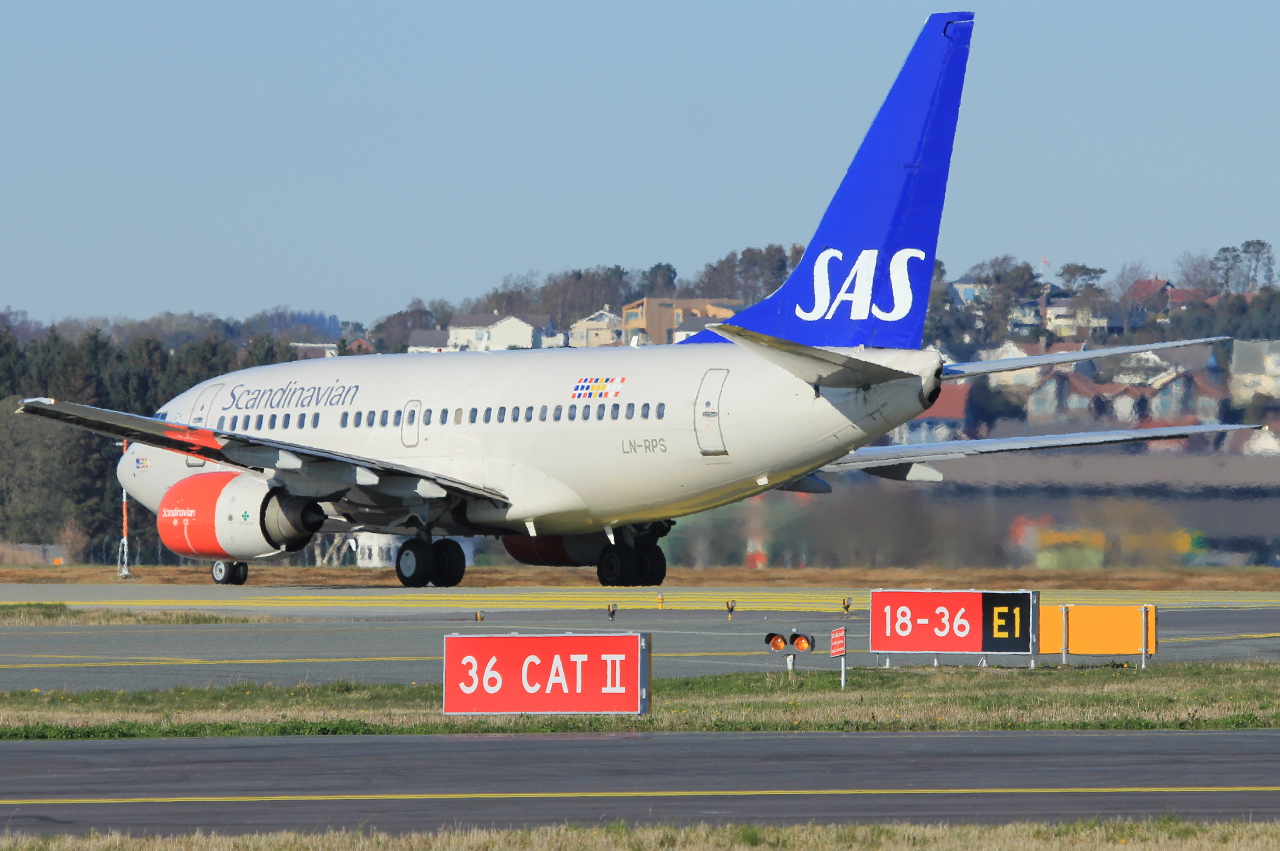 LN-RPS · Boeing 737-683 · (SVG / ENZV)