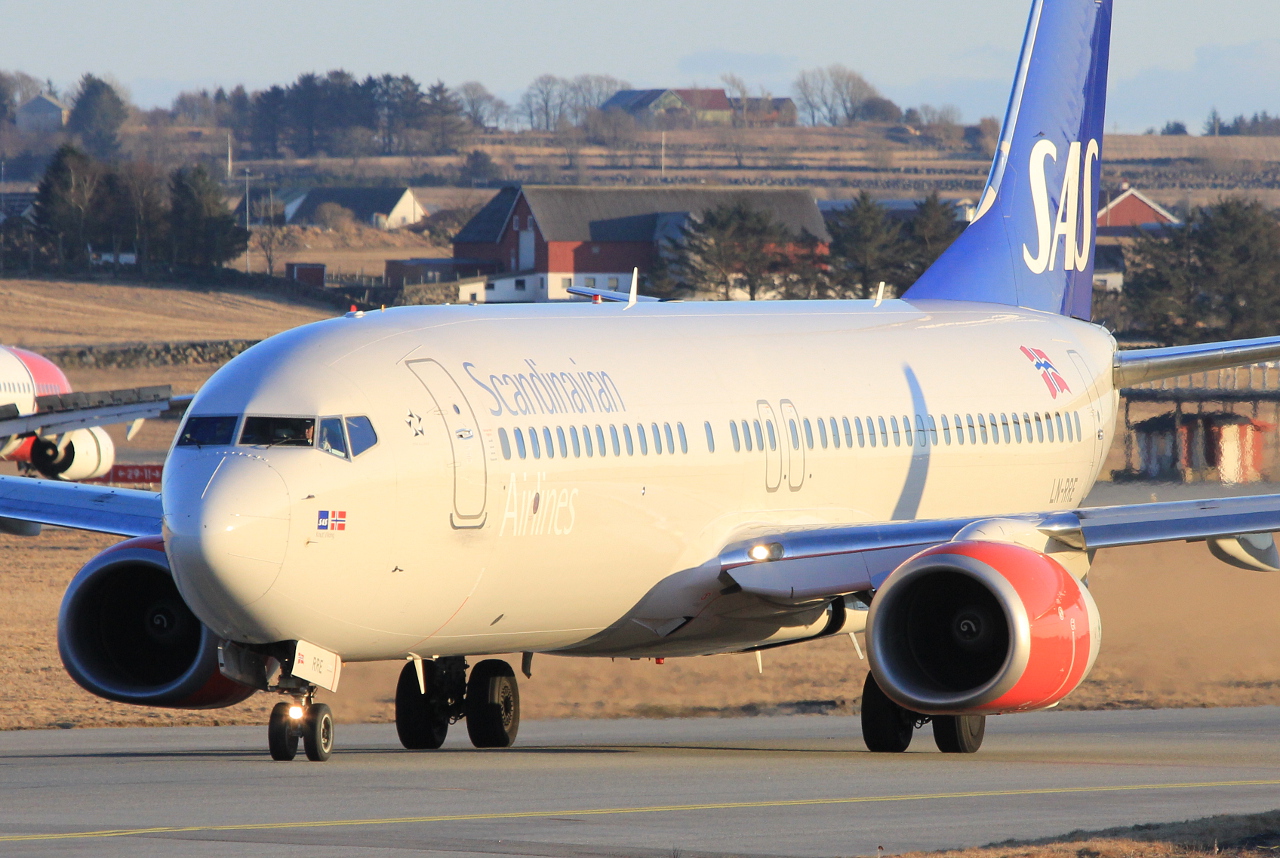 LN-RRE · Boeing 737-85P(WL) · (SVG / ENZV)