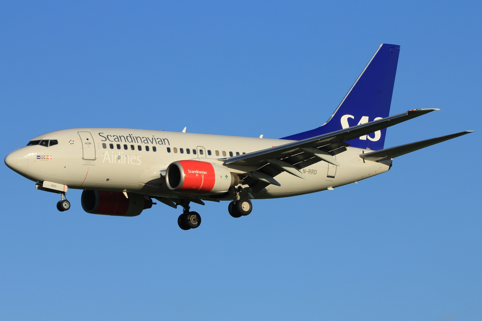 LN-RRD · Boeing 737-683 · (SVG / ENZV)