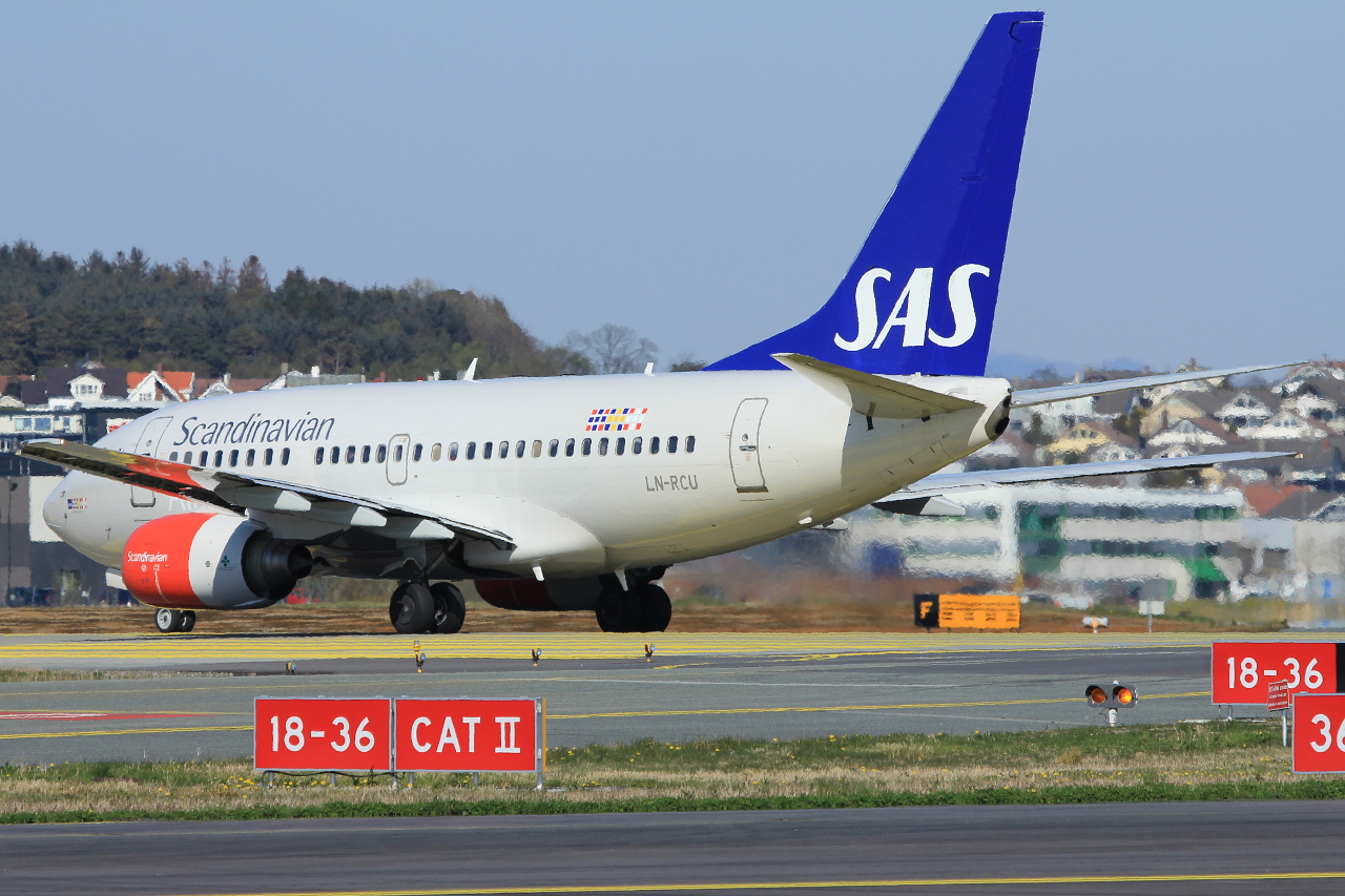 LN-RCU · Boeing 737-683 · (SVG / ENZV)