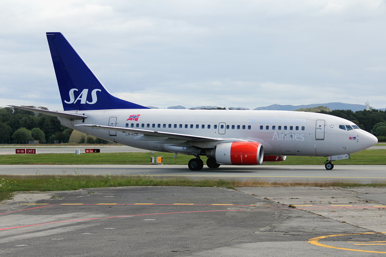 LN-RCU · Boeing 737-683 · (SVG / ENZV)