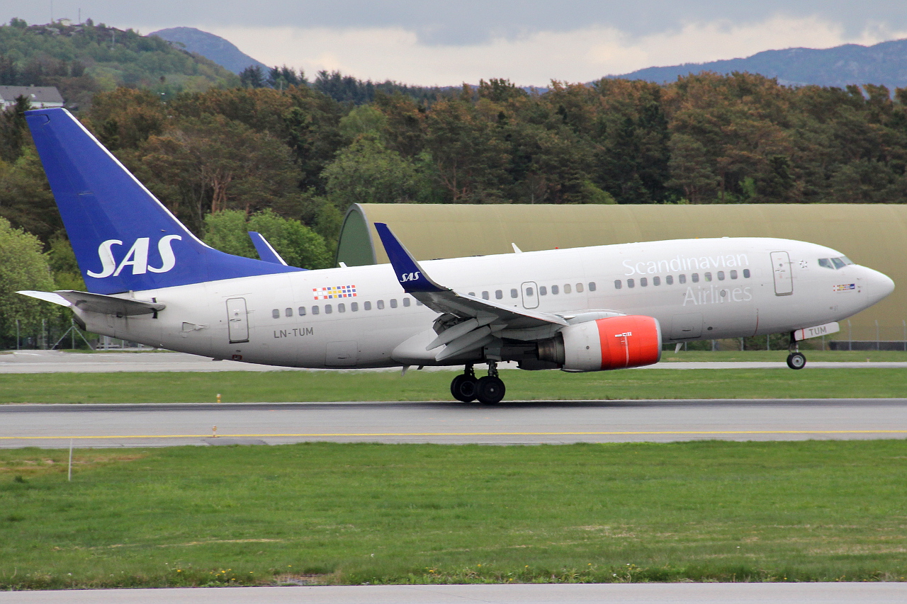LN-TUM · Boeing 737-705(WL) · (SVG / ENZV)