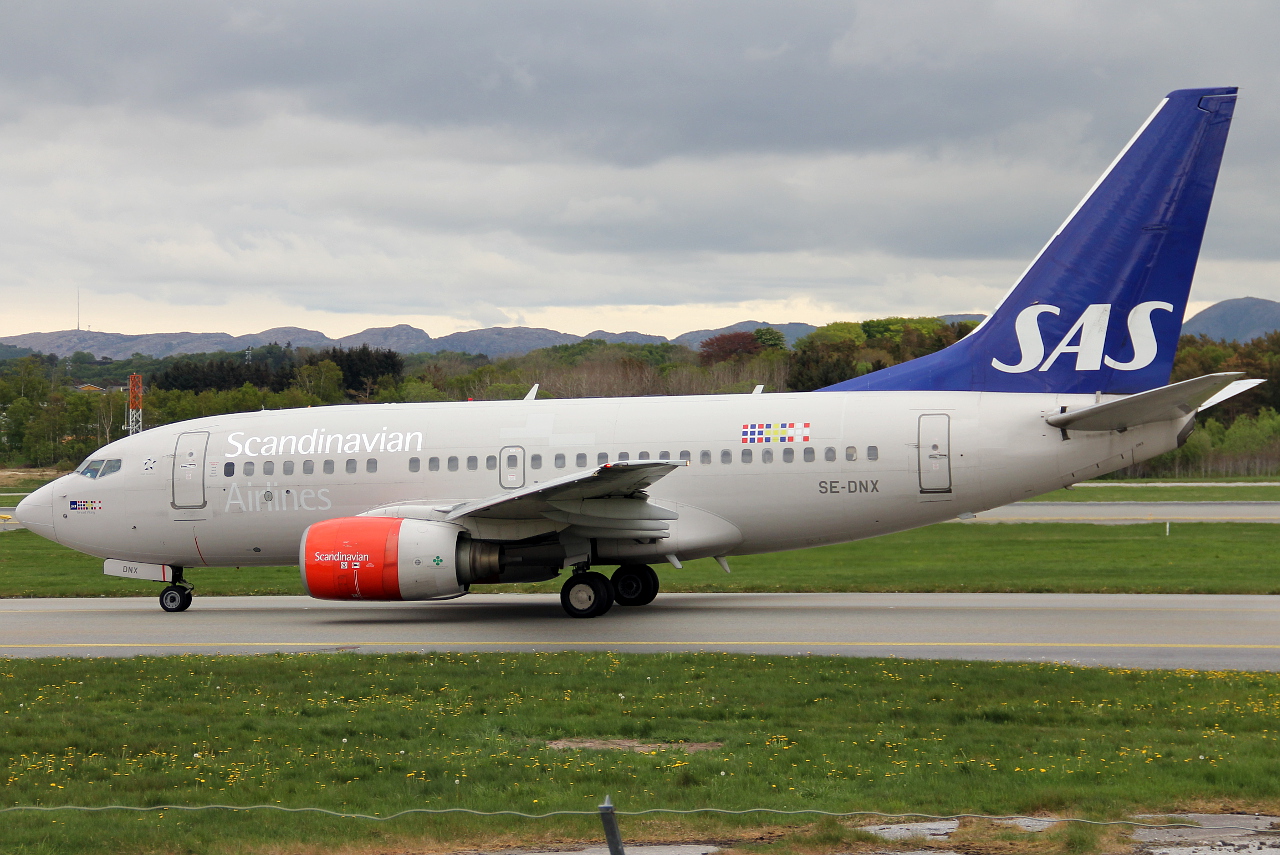 SE-DNX · Boeing 737-683 · (SVG / ENZV)