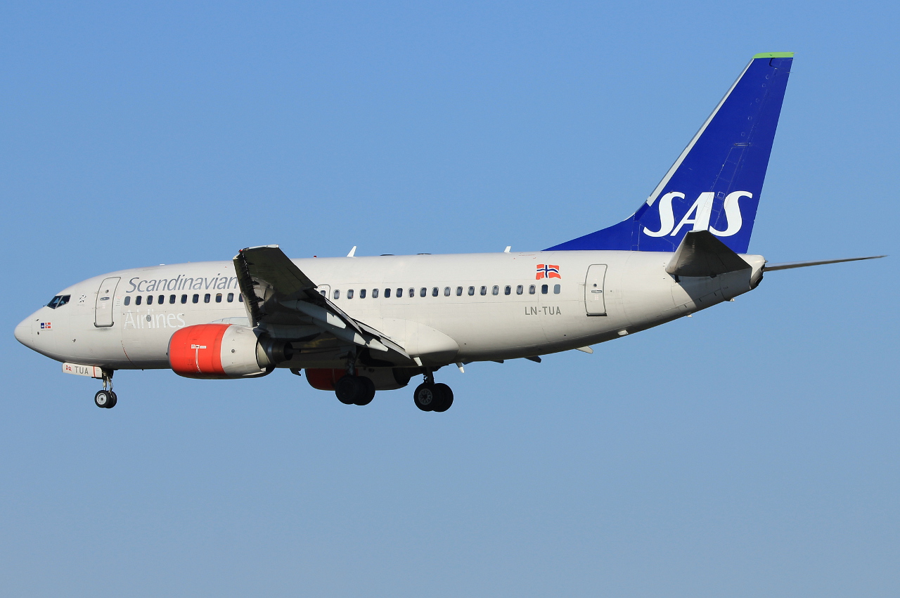 LN-TUA · Boeing 737-705 · (SVG / ENZV)