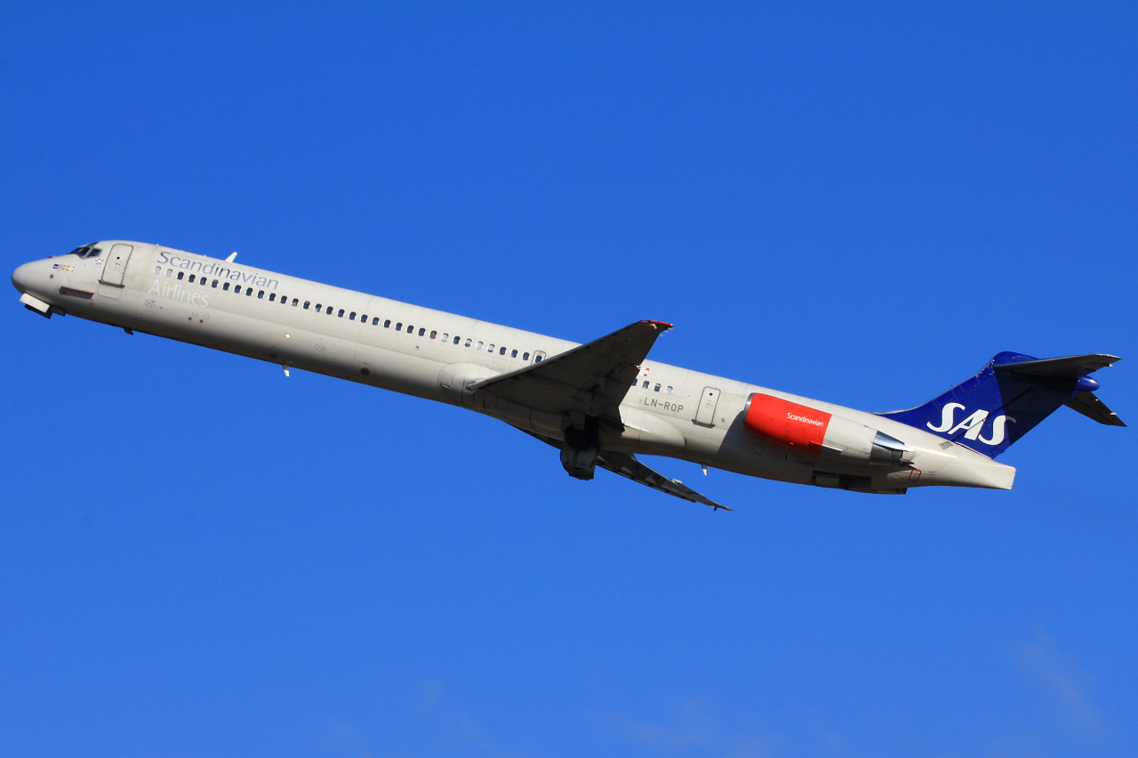 LN-ROP · McDonnell Douglas MD-82 · (SVG / ENZV)