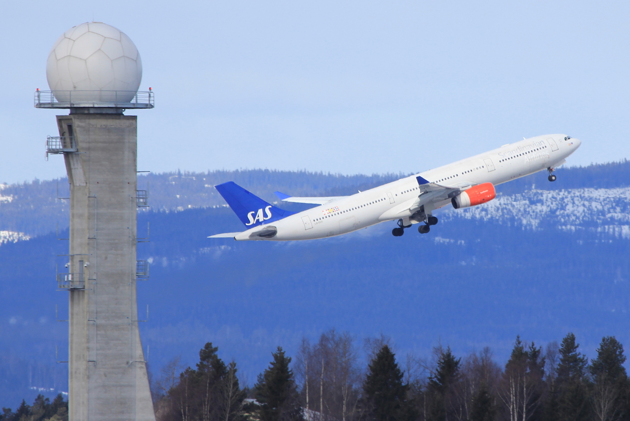 LN-RKO · Airbus A330-343 · (OSL / ENGM)
