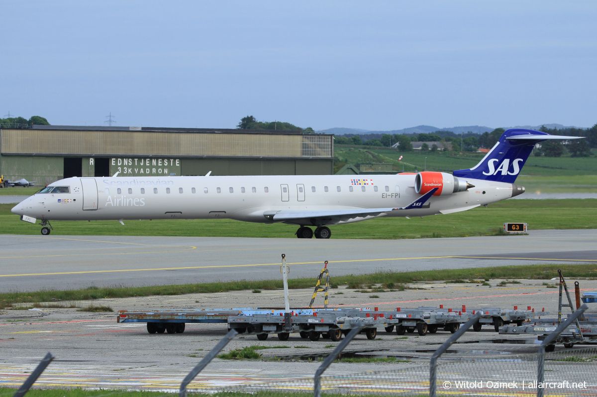 EI-FPI · Bombardier CRJ-900LR · (SVG / ENZV)