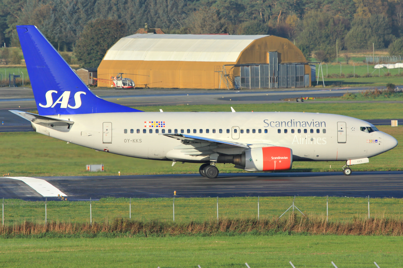 OY-KKS · Boeing 737-683 · (SVG / ENZV)