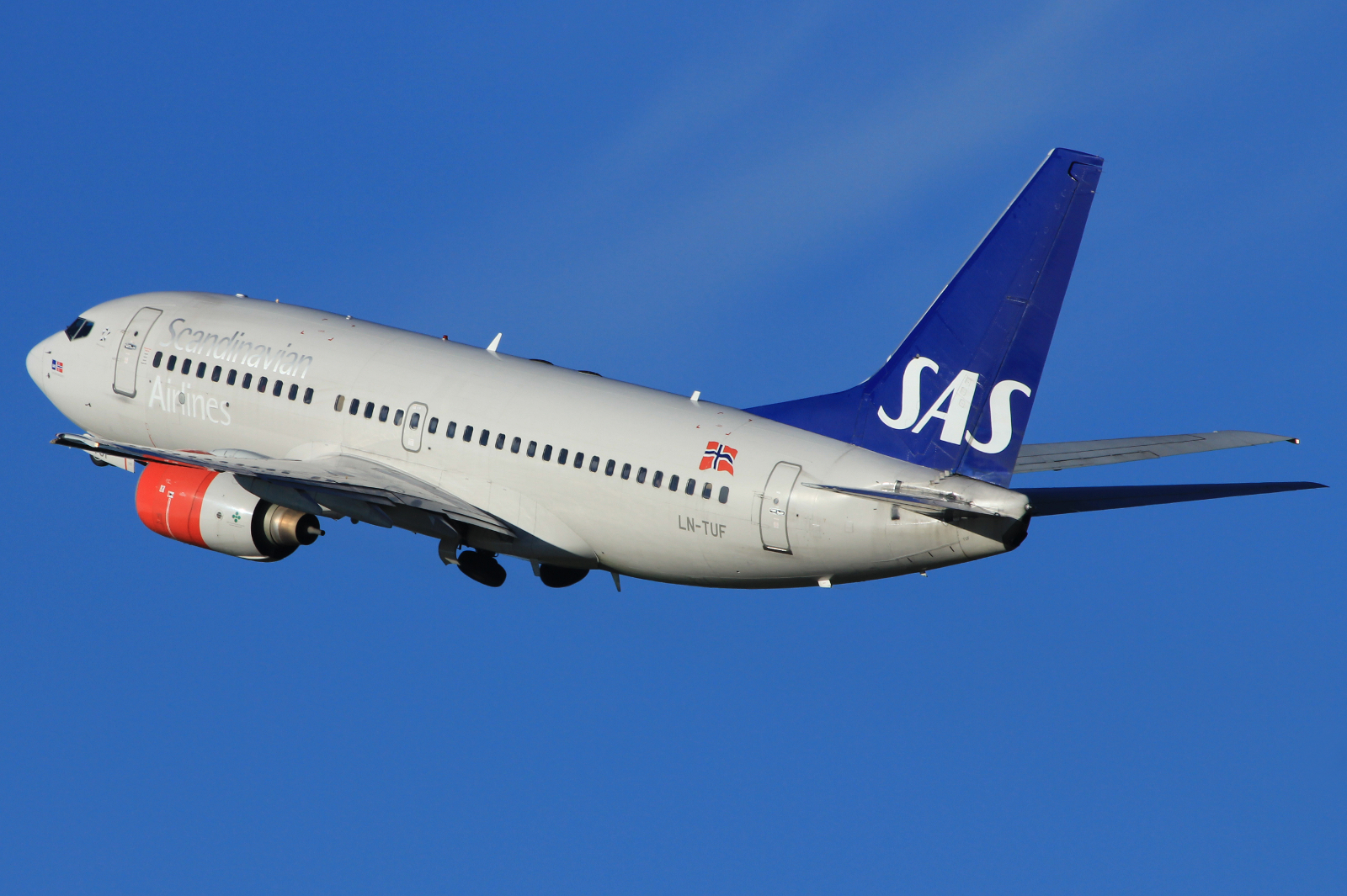 LN-TUF · Boeing 737-705 · (SVG / ENZV)