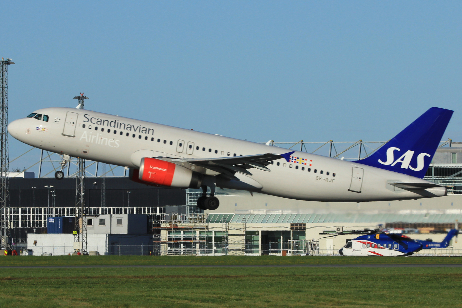 SE-RJF · Airbus A320-232 · (SVG / ENZV)
