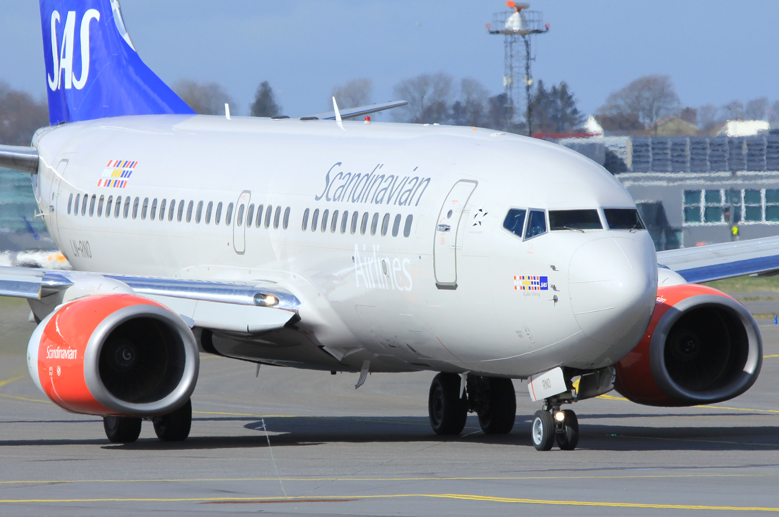 LN-RNO · Boeing 737-783 · (SVG / ENZV)