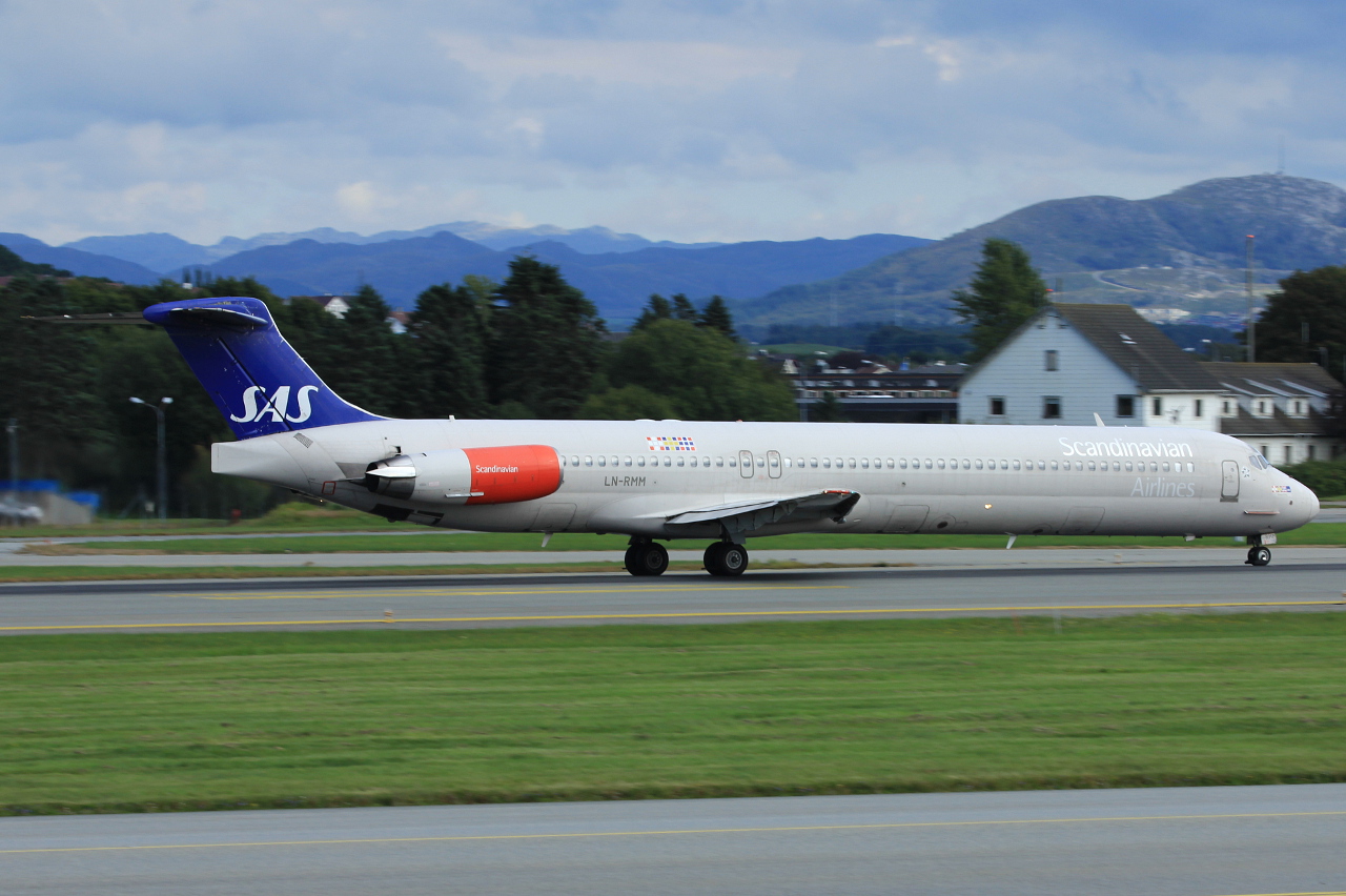 LN-RMM · McDonnell Douglas MD-82 · (SVG / ENZV)