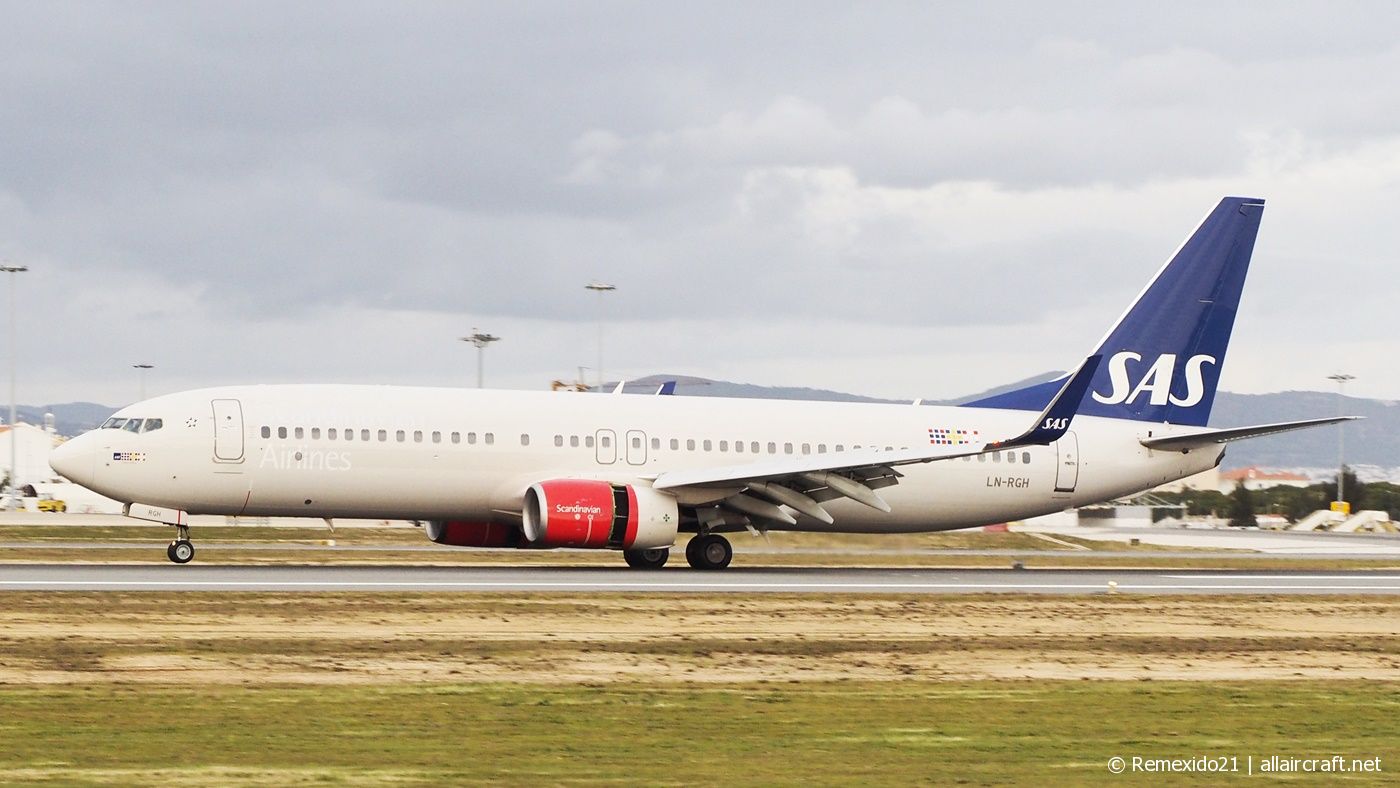 LN-RGH · Boeing 737-86N(WL) · (FAO / LPFR)