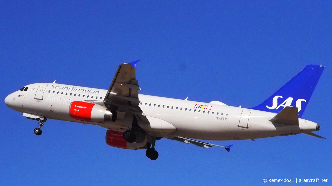 OY-KAR · Airbus A320-232 · (FAO / LPFR)