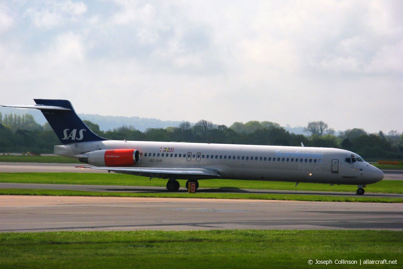 SE-DIP · McDonnell Douglas MD-87 · (MAN / EGCC)
