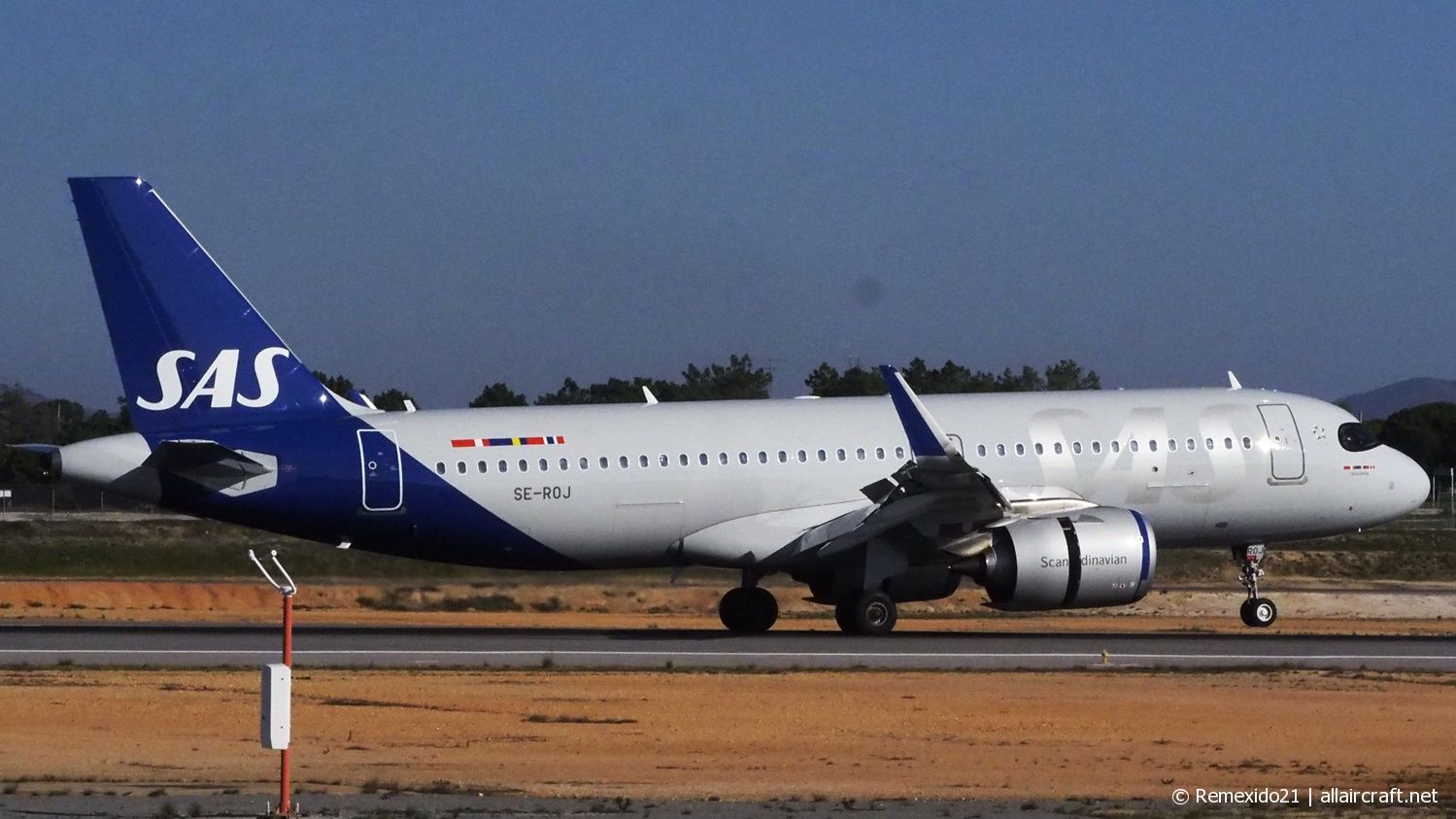SE-ROJ · Airbus A320-251N · (FAO/LPFR)