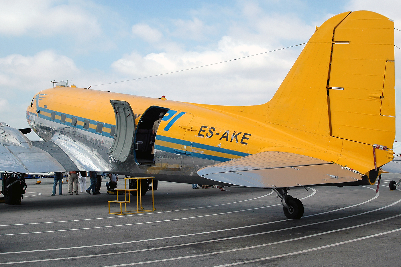 ES-AKE · Douglas C-47B Skytrain · (LPEV)