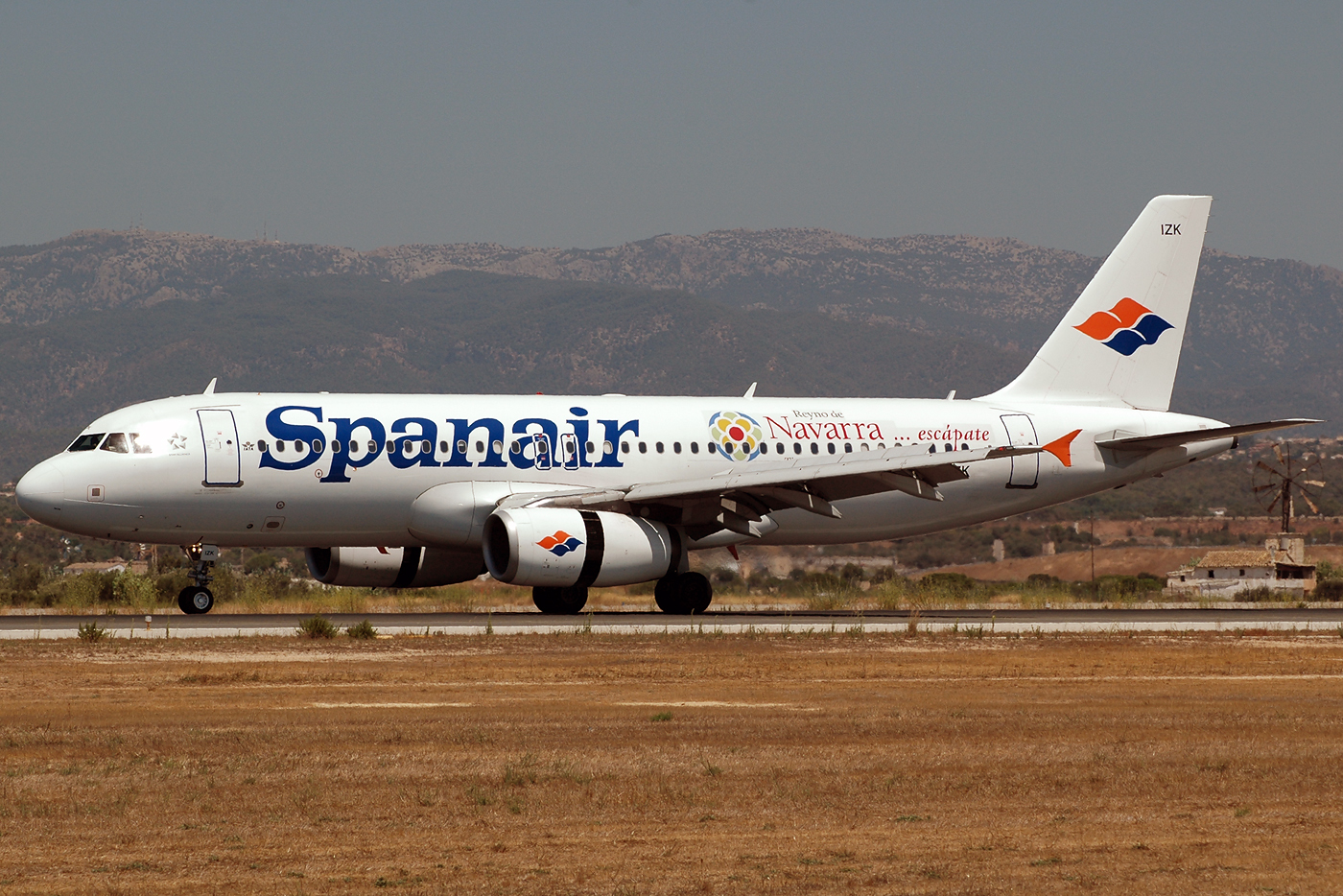 EC-IZK · Airbus A320-232 · (PMI / LEPA / LESJ)