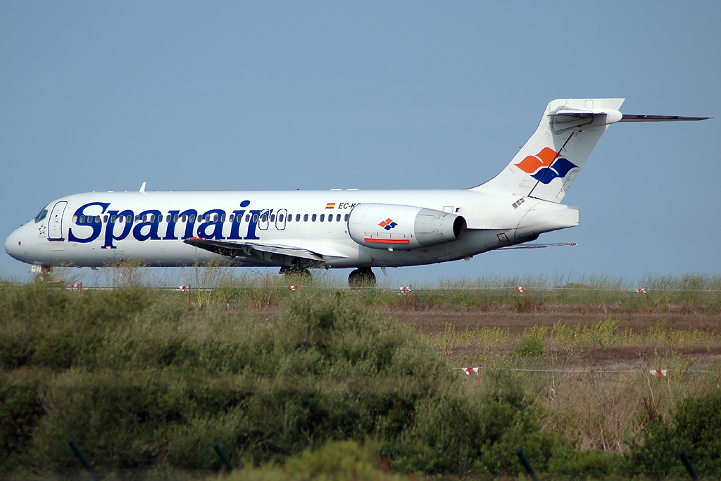 EC-KFR · Boeing 717-2K9 · (MAH / LEMH)