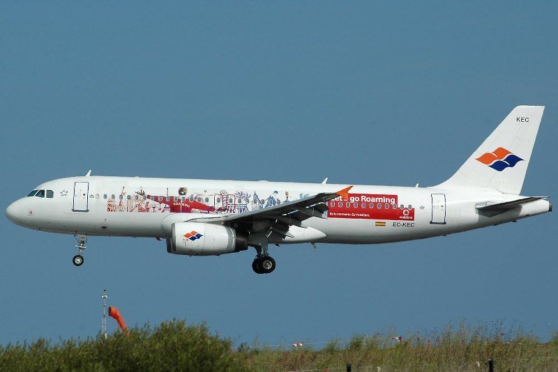 EC-KEC · Airbus A320-232 · (MAH / LEMH)