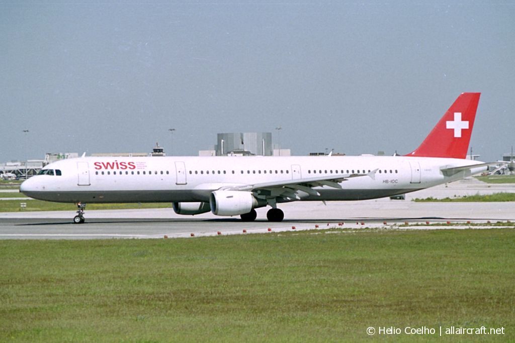 HB-IOC · Airbus A321-111 · (LIS / LPPT)