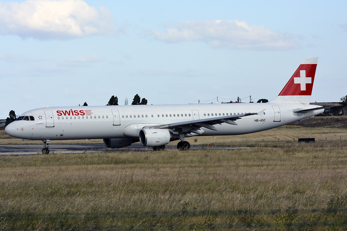 HB-IOC · Airbus A321-111 · (LIS / LPPT)