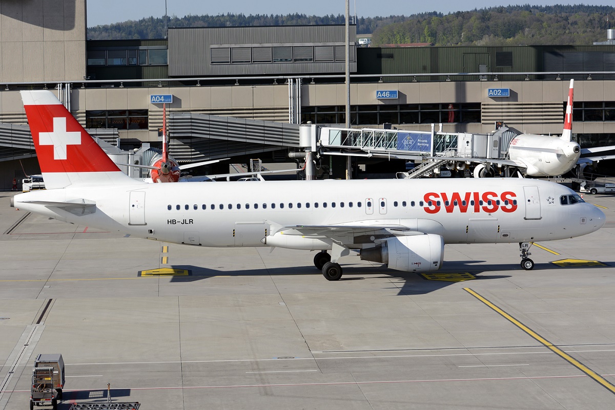HB-JLR · Airbus A320-214 · (ZRH / LSZH)