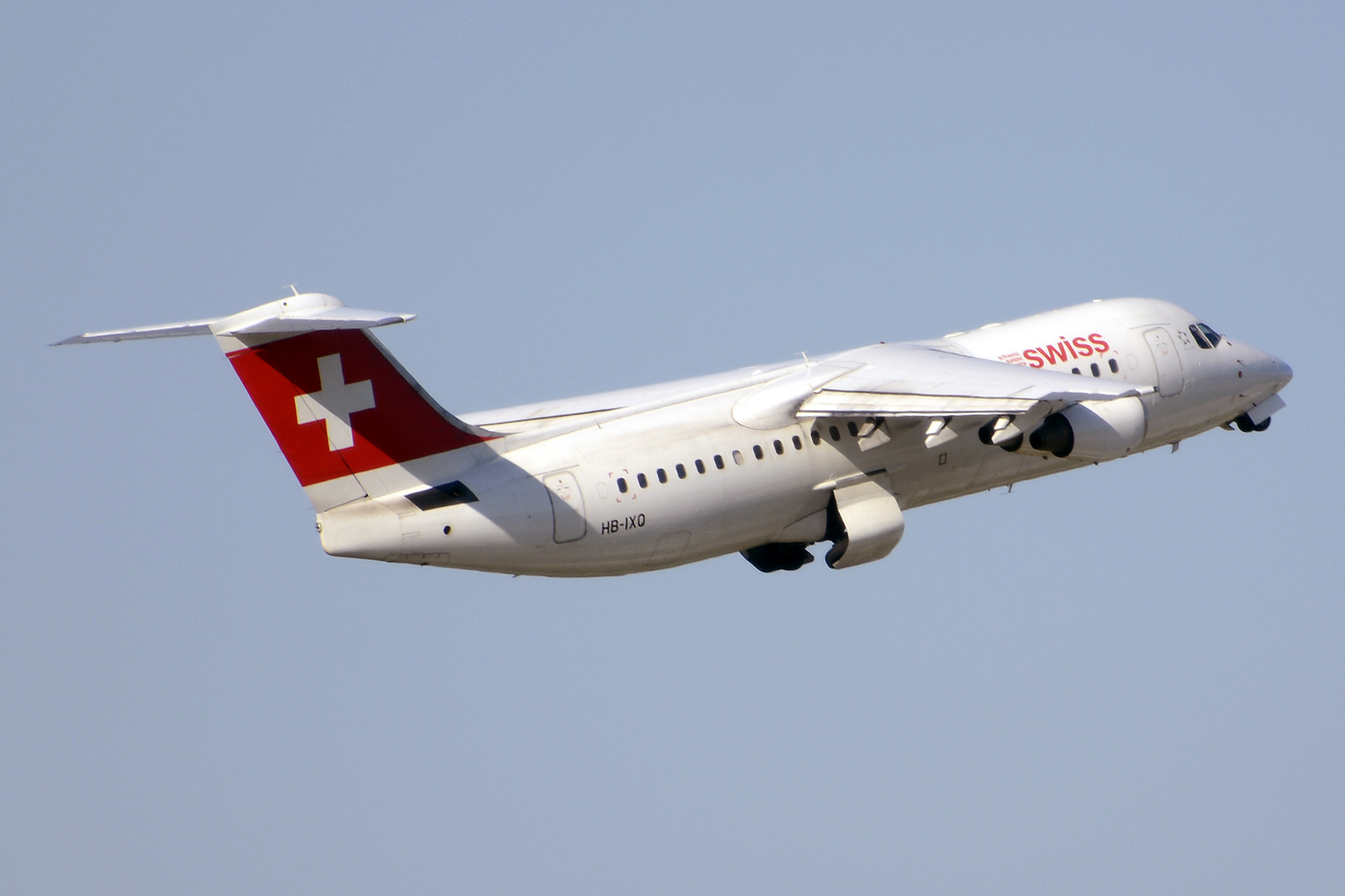 HB-IXQ · British Aerospace Avro 146-RJ100 · (ZRH / LSZH)