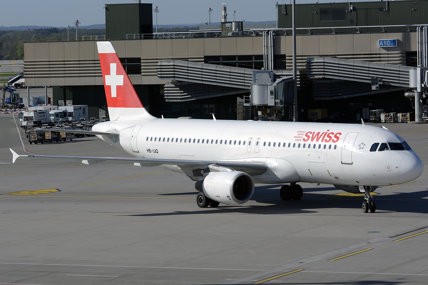 HB-IJQ · Airbus A320-214 · (ZRH / LSZH)