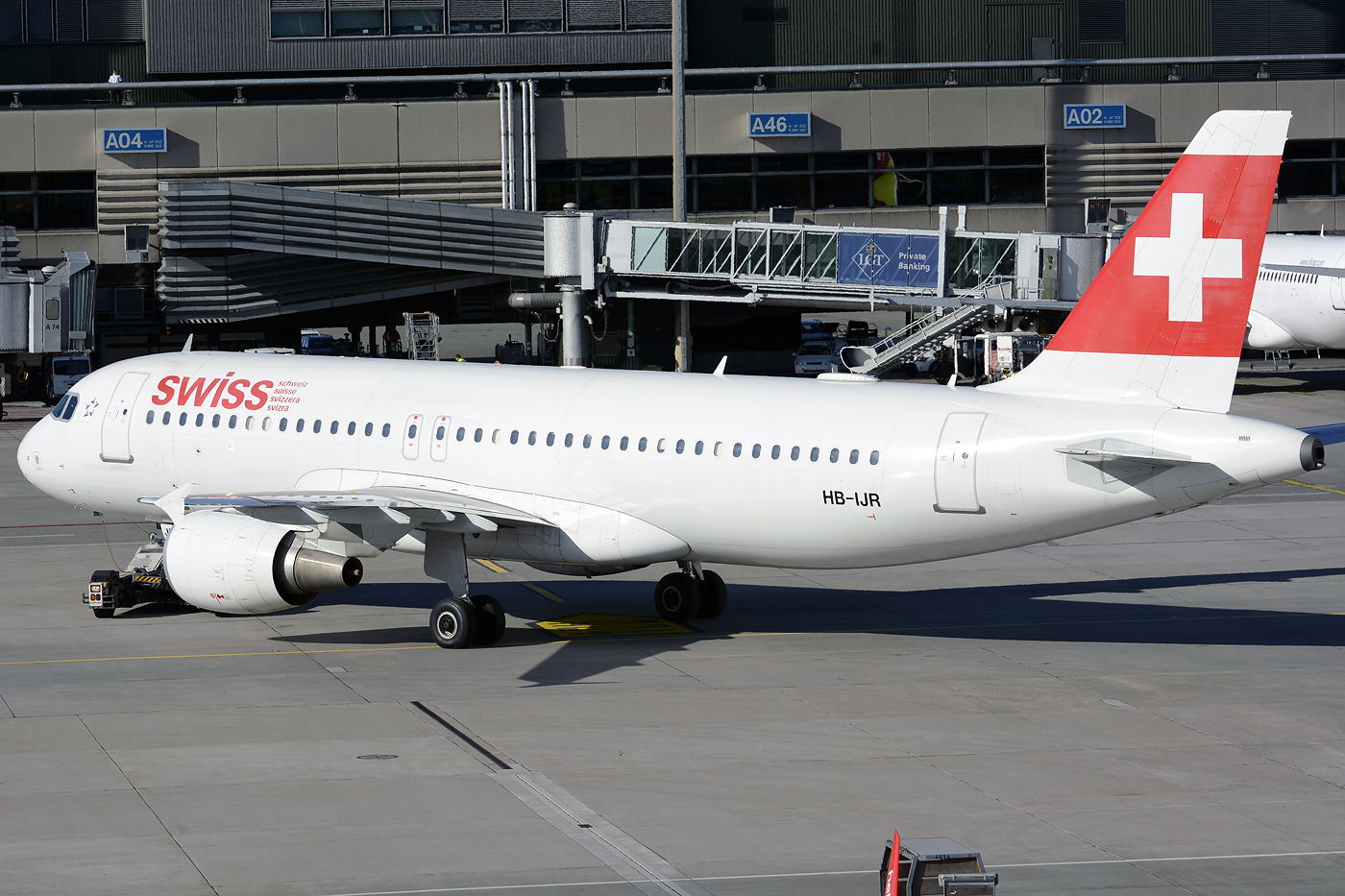 HB-IJR · Airbus A320-214 · (ZRH / LSZH)