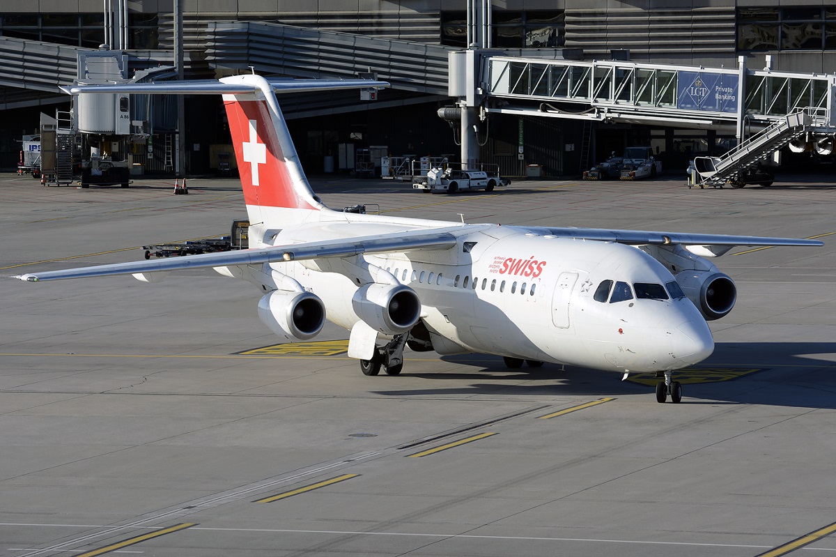 HB-IXQ · British Aerospace Avro 146-RJ100 · (ZRH / LSZH)