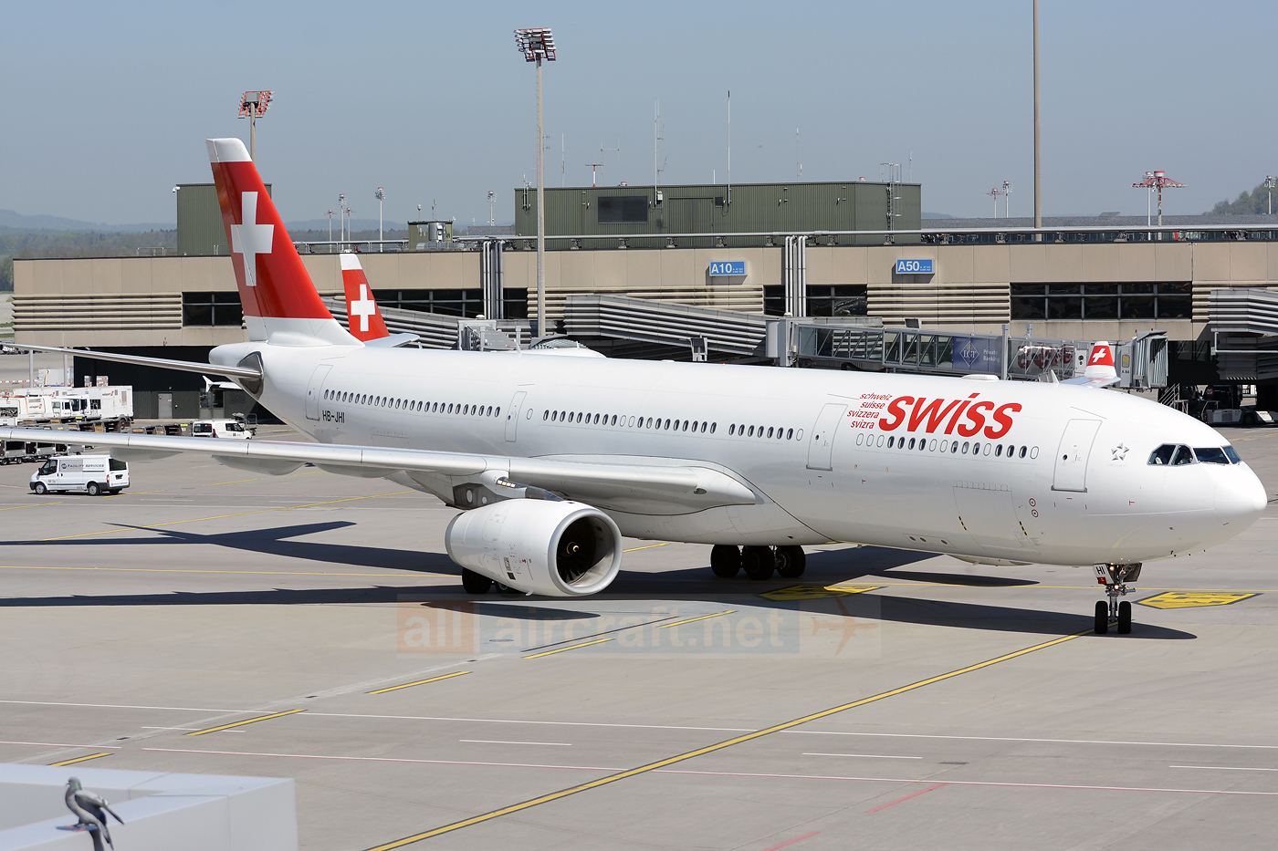 HB-JHI · Airbus A330-300 · (ZRH / LSZH)