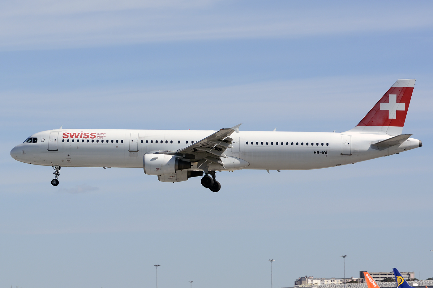HB-IOL · Airbus A321-111 · (LIS / LPPT)