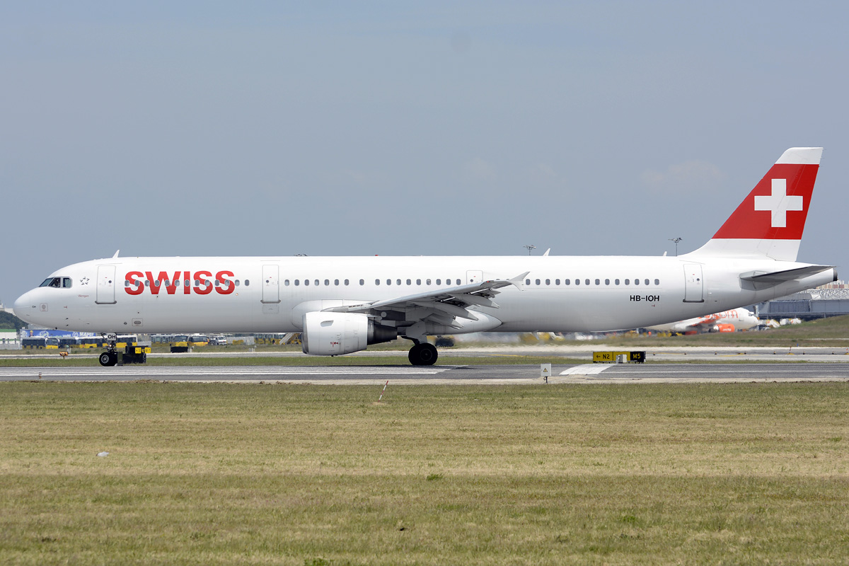 HB-IOH · Airbus A321-111 · (LIS / LPPT)