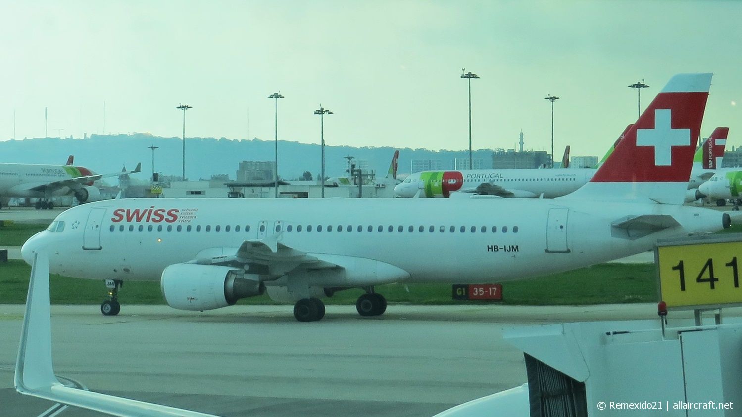 HB-IJM · Airbus A320-214 · (LIS / LPPT)