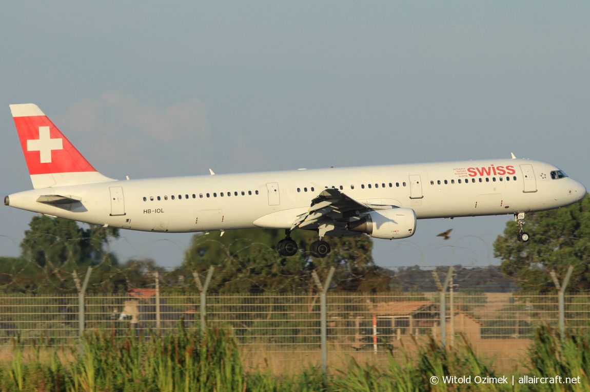 HB-IOL · Airbus A321-111 · (FCO / LIRF)