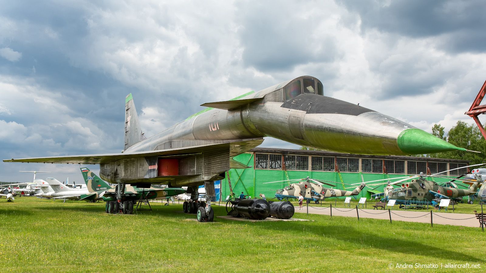 101 · Sukhoi T-4 · -