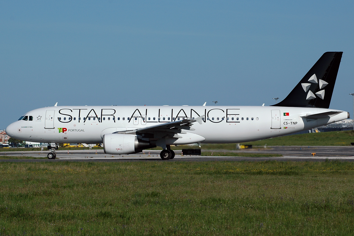 CS-TNP · Airbus A320-214 · (LIS / LPPT)