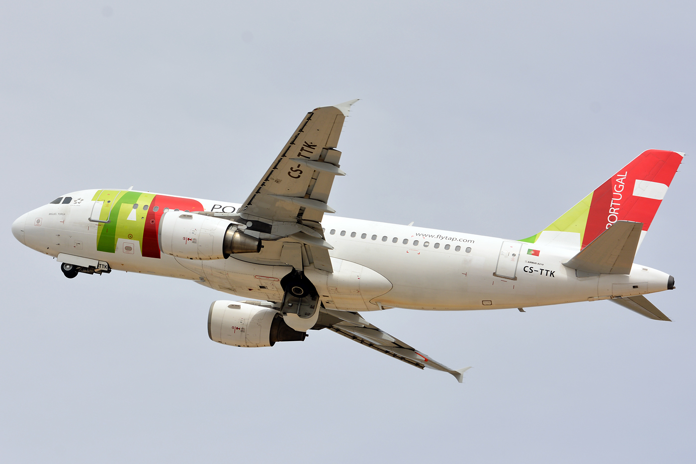 CS-TTK · Airbus A319-111 · (FAO / LPFR)