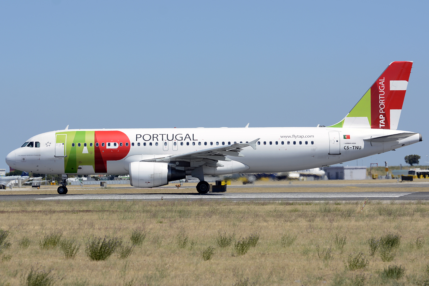CS-TNU · Airbus A320-214 · (LIS / LPPT)