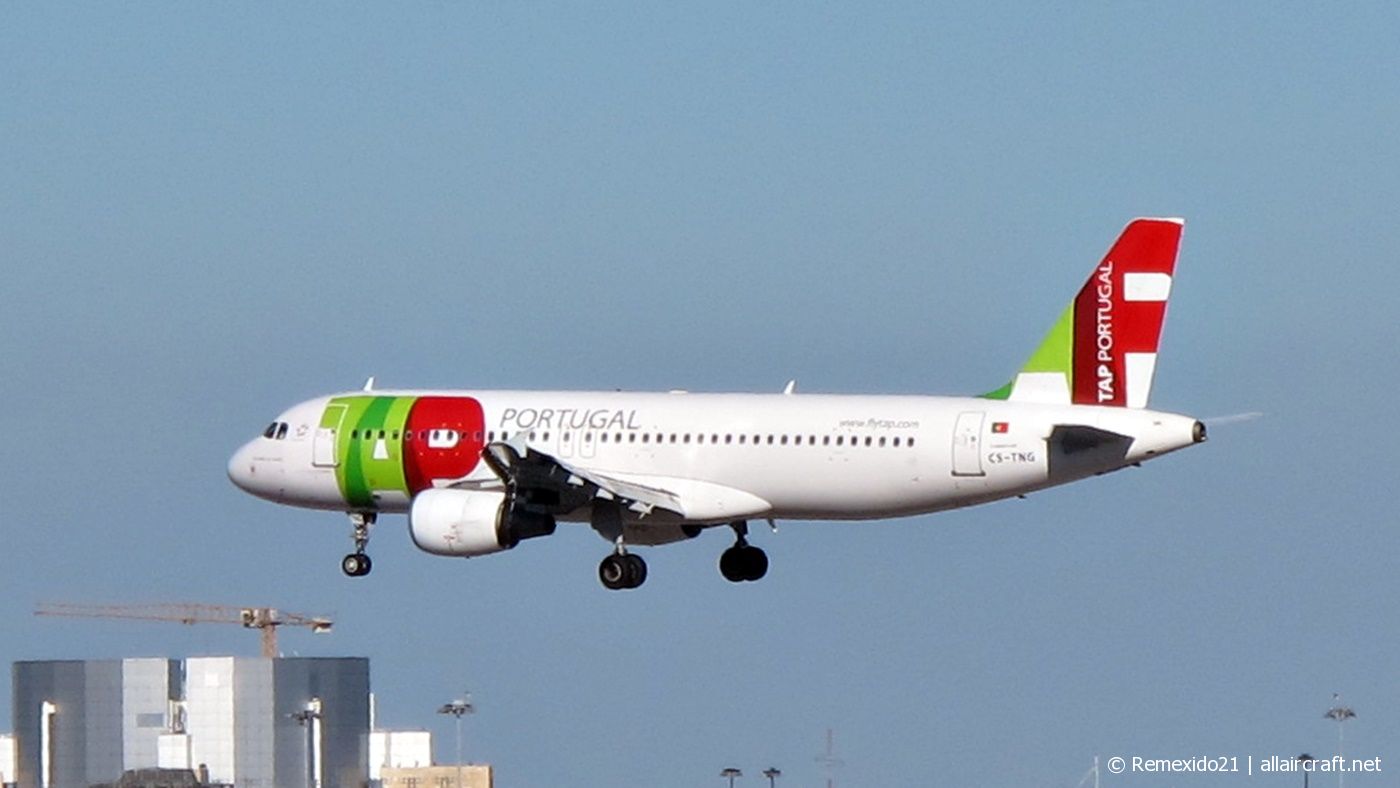 CS-TNG · Airbus A320-214 · (LIS / LPPT)
