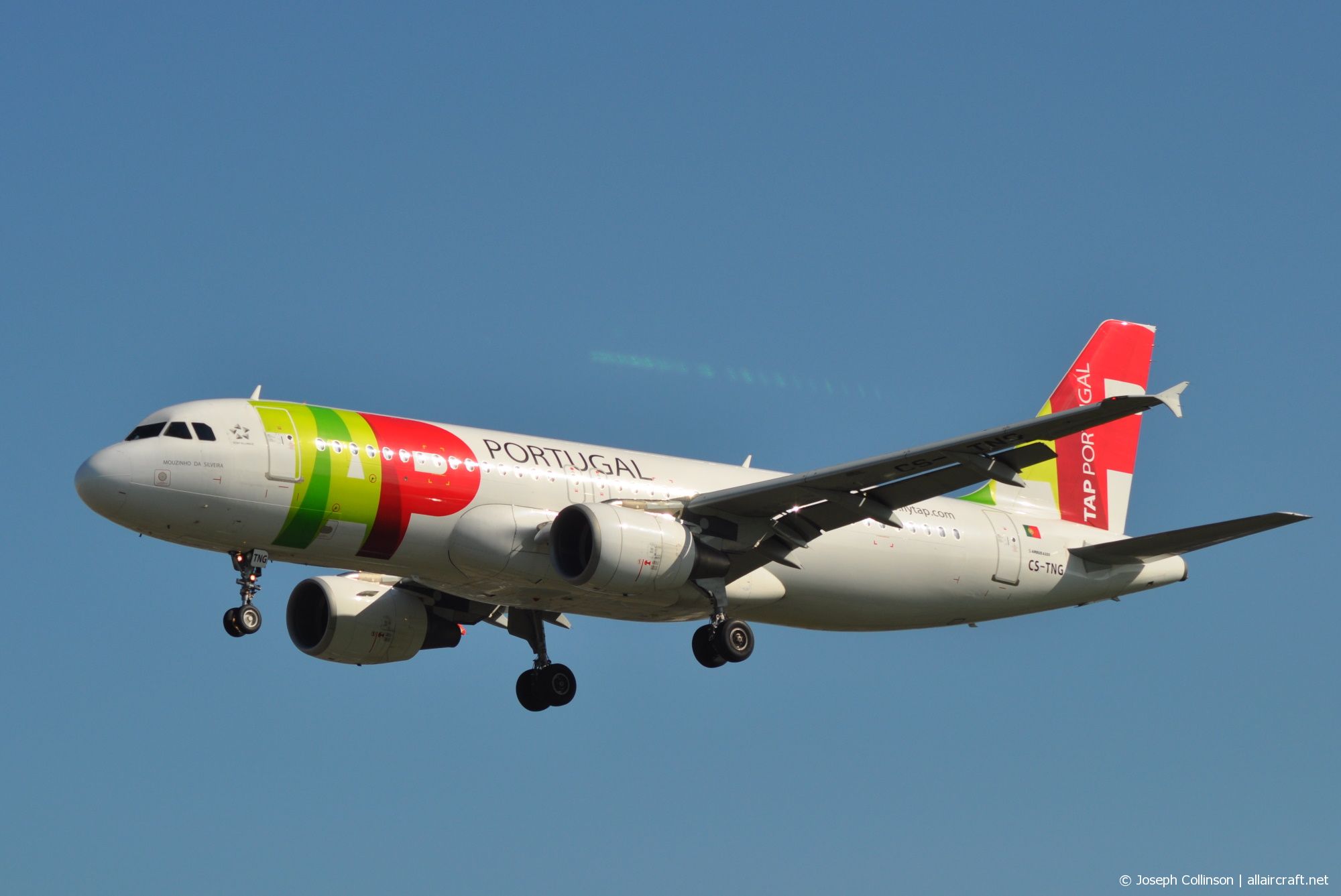 CS-TNG · Airbus A320-214 · (LHR / EGLL)