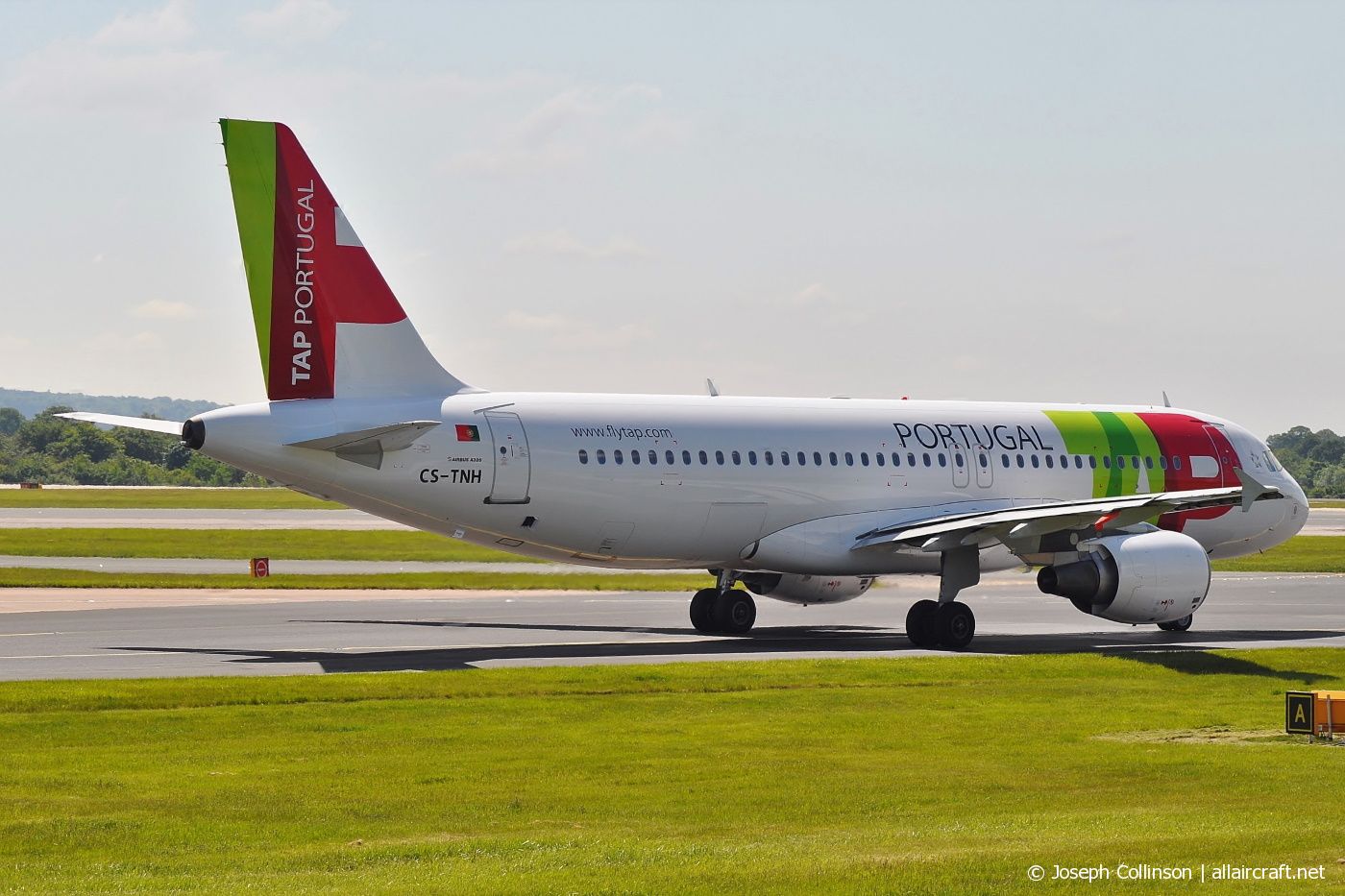 CS-TNH · Airbus A320-214 · (MAN / EGCC)