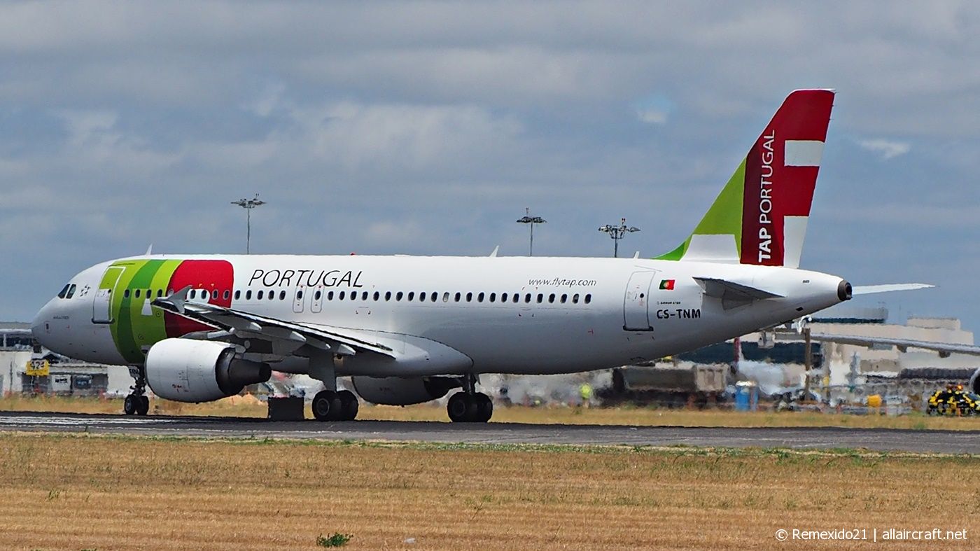 CS-TNM · Airbus A320-214 · (LIS / LPPT)