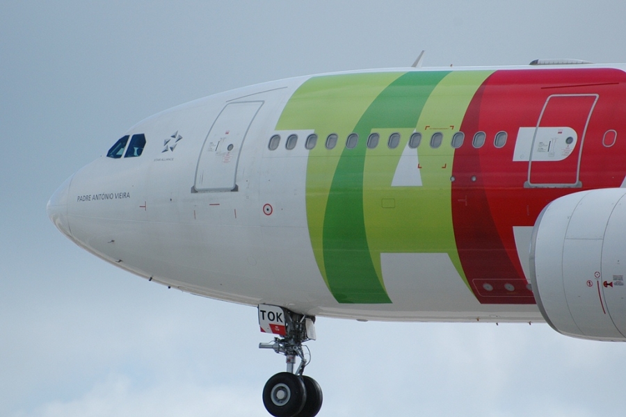 CS-TOK · Airbus A330-223 · (LIS / LPPT)