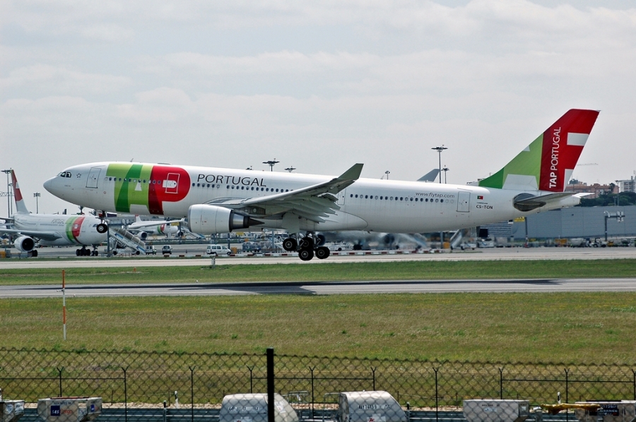 CS-TON · Airbus A330-202 · (LIS / LPPT)