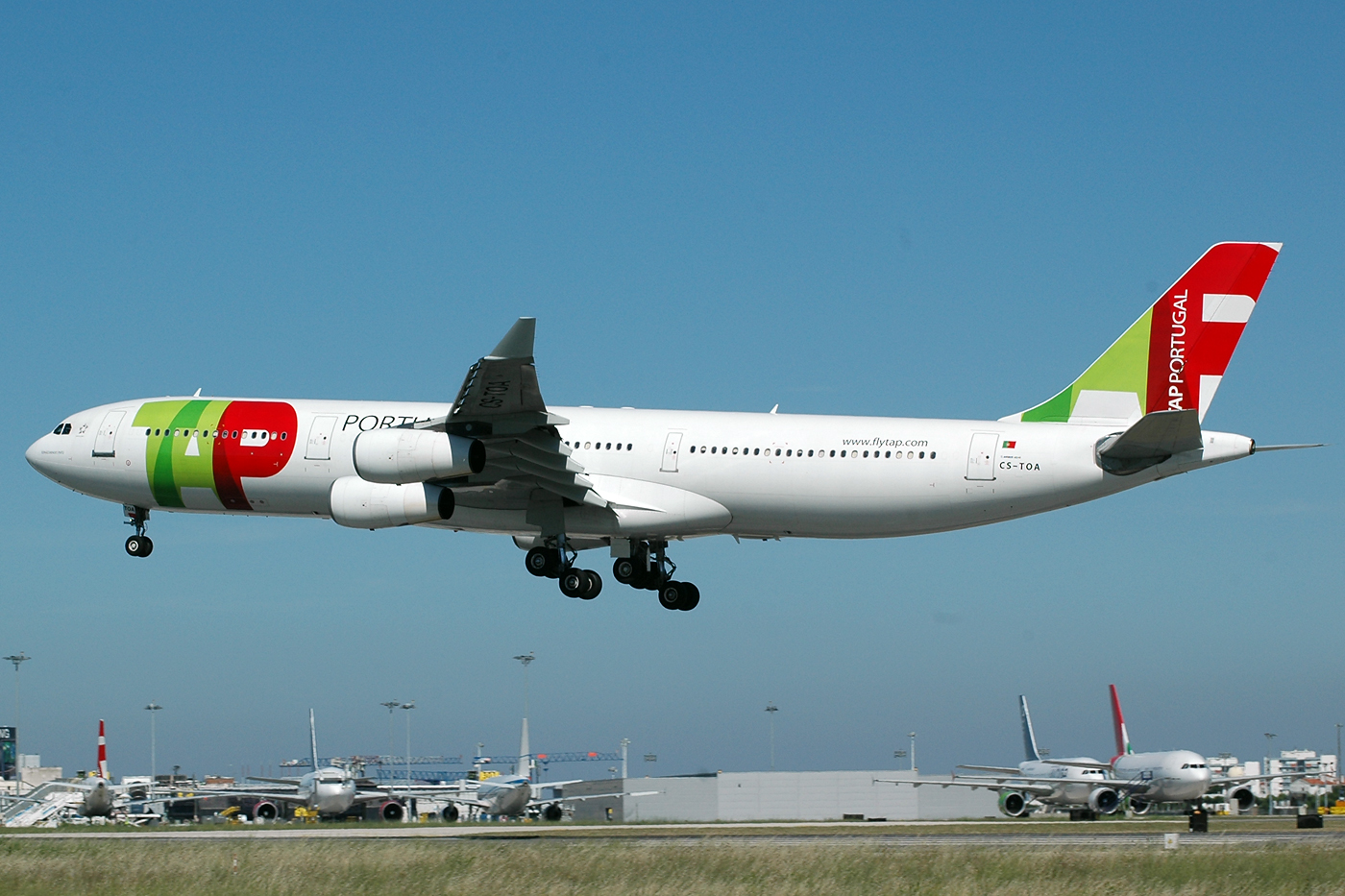 CS-TOA · Airbus A340-312 · (LIS / LPPT)