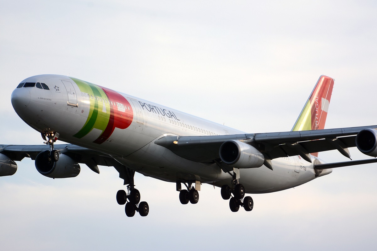 CS-TOB · Airbus A340-312 · (LIS / LPPT)