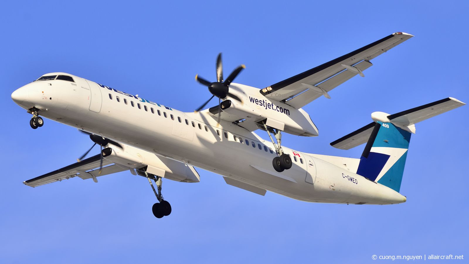 C-GWEO · Bombardier Dash 8-Q402 · (YUL / CYUL)