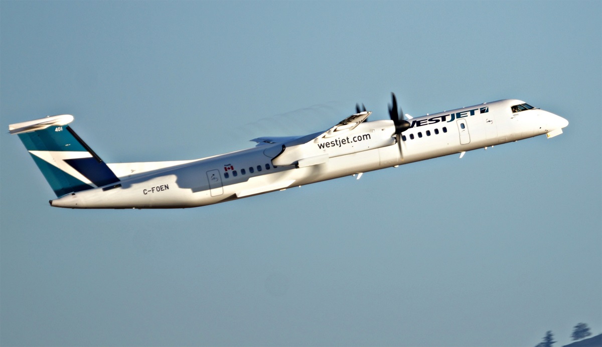 C-FOEN · Bombardier Dash 8-Q402 · (YYJ / CYYJ)